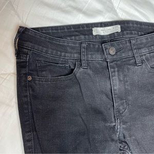 A&F black, Mid-Rise skinny denim • 4Long